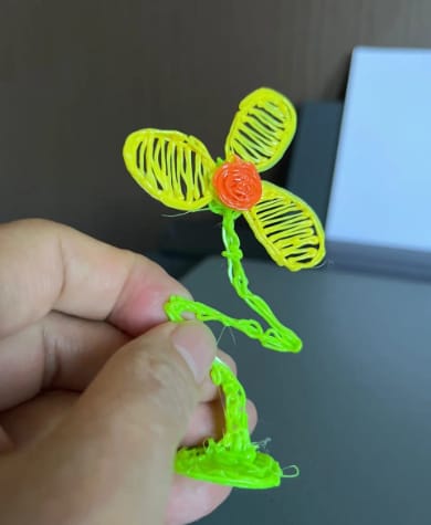 Customer photo review of Bolígrafo 3D Creativo PequePlanets™