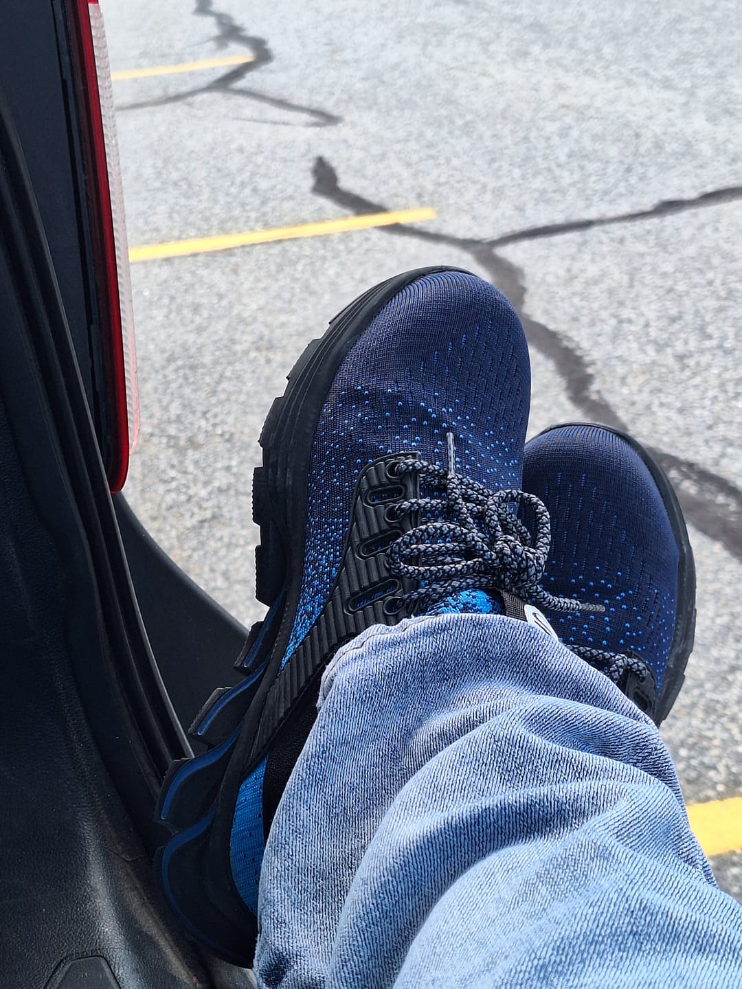 Customer photo review of SPEED | SUADEX Comfortable Lightweight Steel Toe Shoes