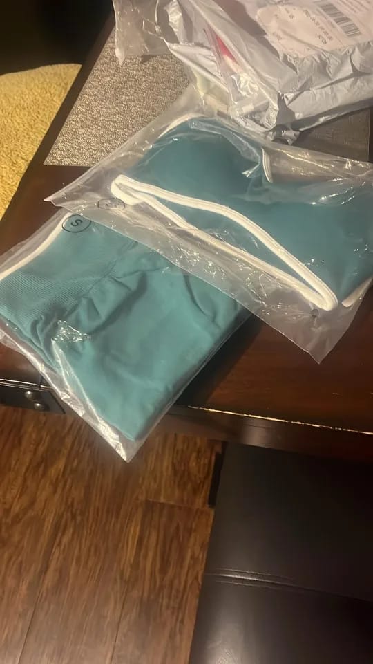 Customer photo review of Fitness Suit Strappy Contrast Pants Knit