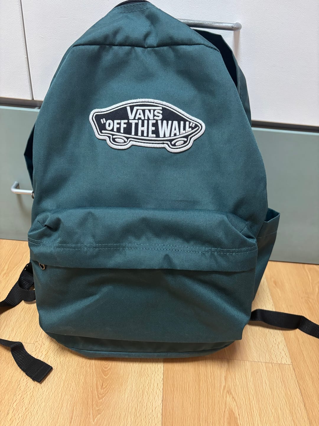 Customer photo review of Old Skool Classic Backpack Mystic Moss - Zaino Verde  ACCESSORI VANS
