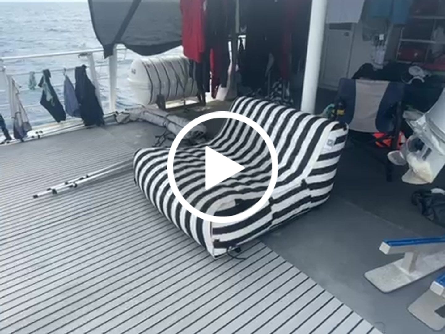 Customer video review of ACQUABOSS Luxe Lounger - IMPERFECT