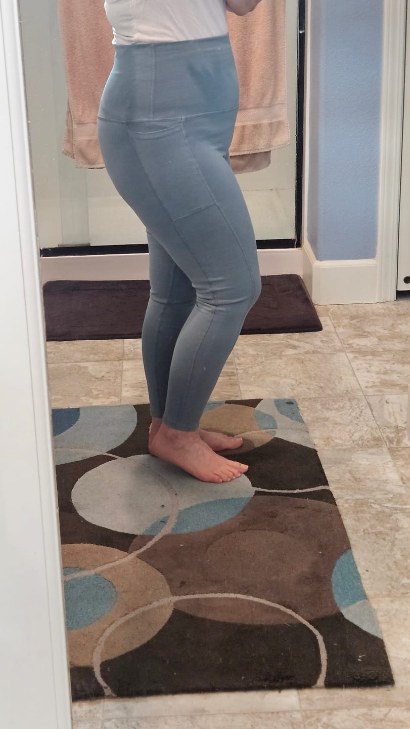 Customer photo review of PureFlex Organic Cotton High Waist Pocket Leggings