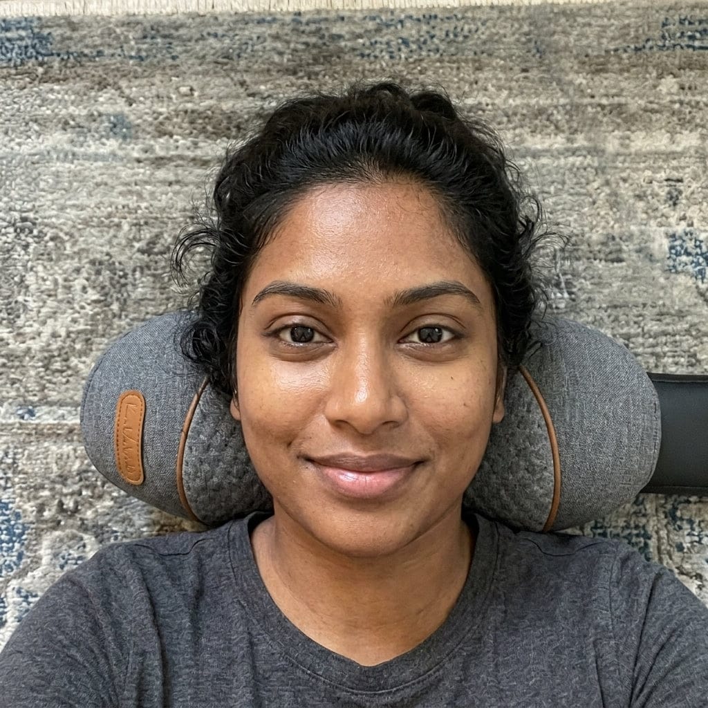 Customer photo review of Naprelle MamaEase Heated Neck Pillow