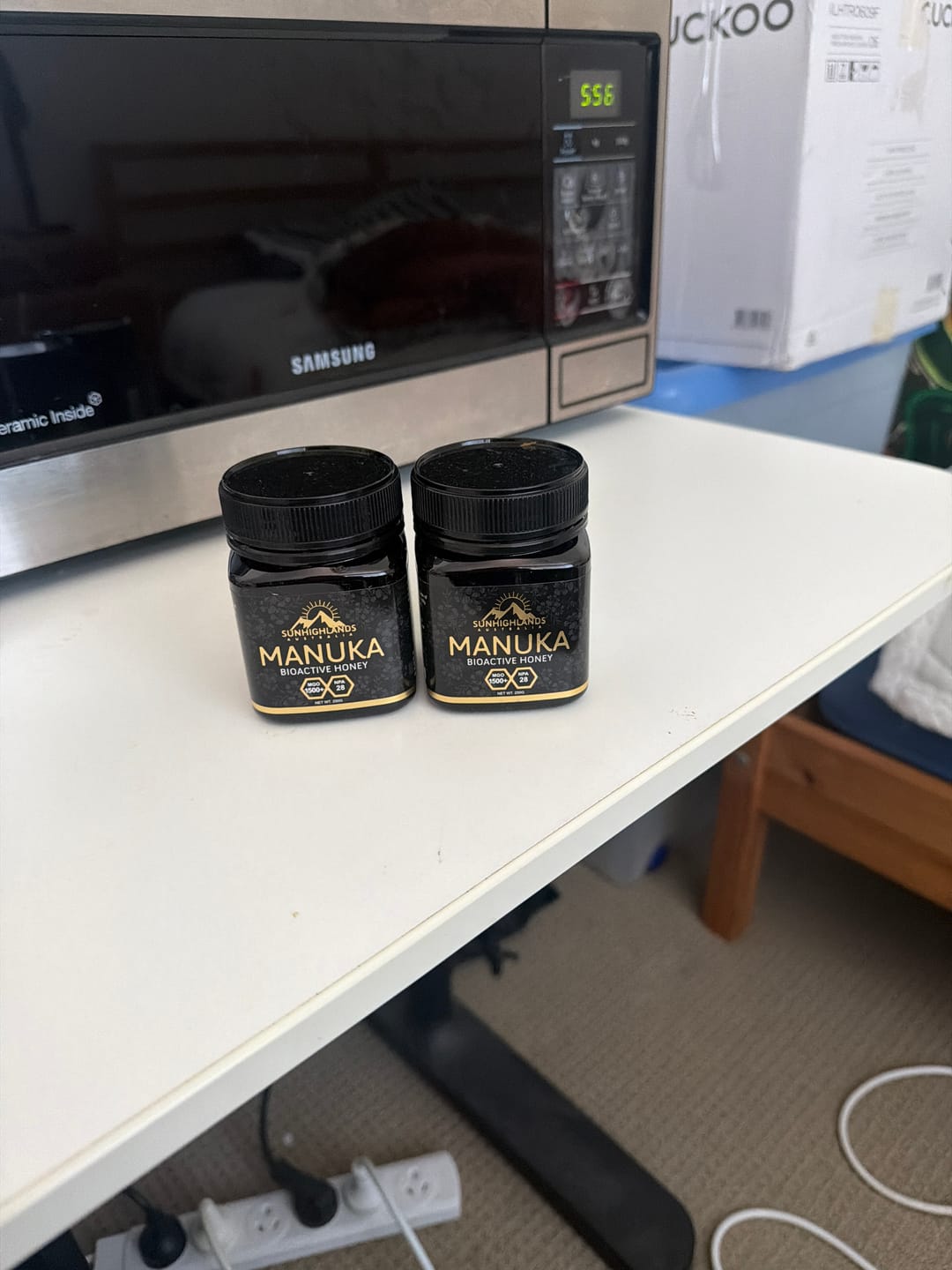 Customer photo review of Manuka Honey MGO 1500+ (EQV UMF 28+) | 2 Jars of 250g | Classic Bundle