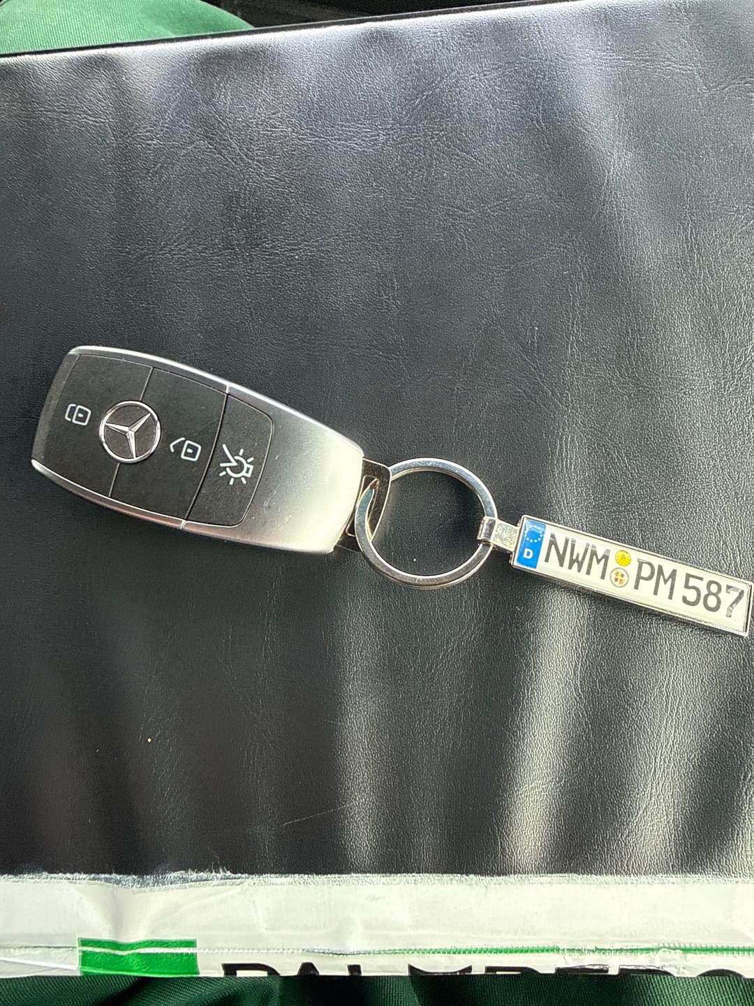 Customer photo review of Kennzeichen Schlüsselanhänger Mini Nummernschild Metall