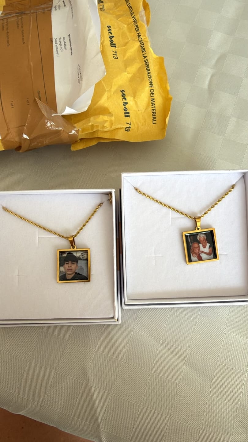 Customer photo review of Collana con Foto - Portami con Te
