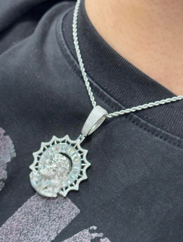 Customer photo review of Halo God VVS Moissanite Iced Out Jesus Pendant
