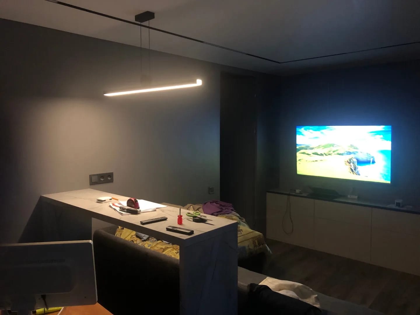 Customer photo review of Slim Bar Pendant Light for Kitchen Island, Linear, 100 cm