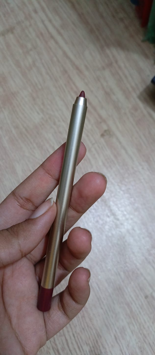 Customer photo review of POP Line™ - Lip Defining Pencil
