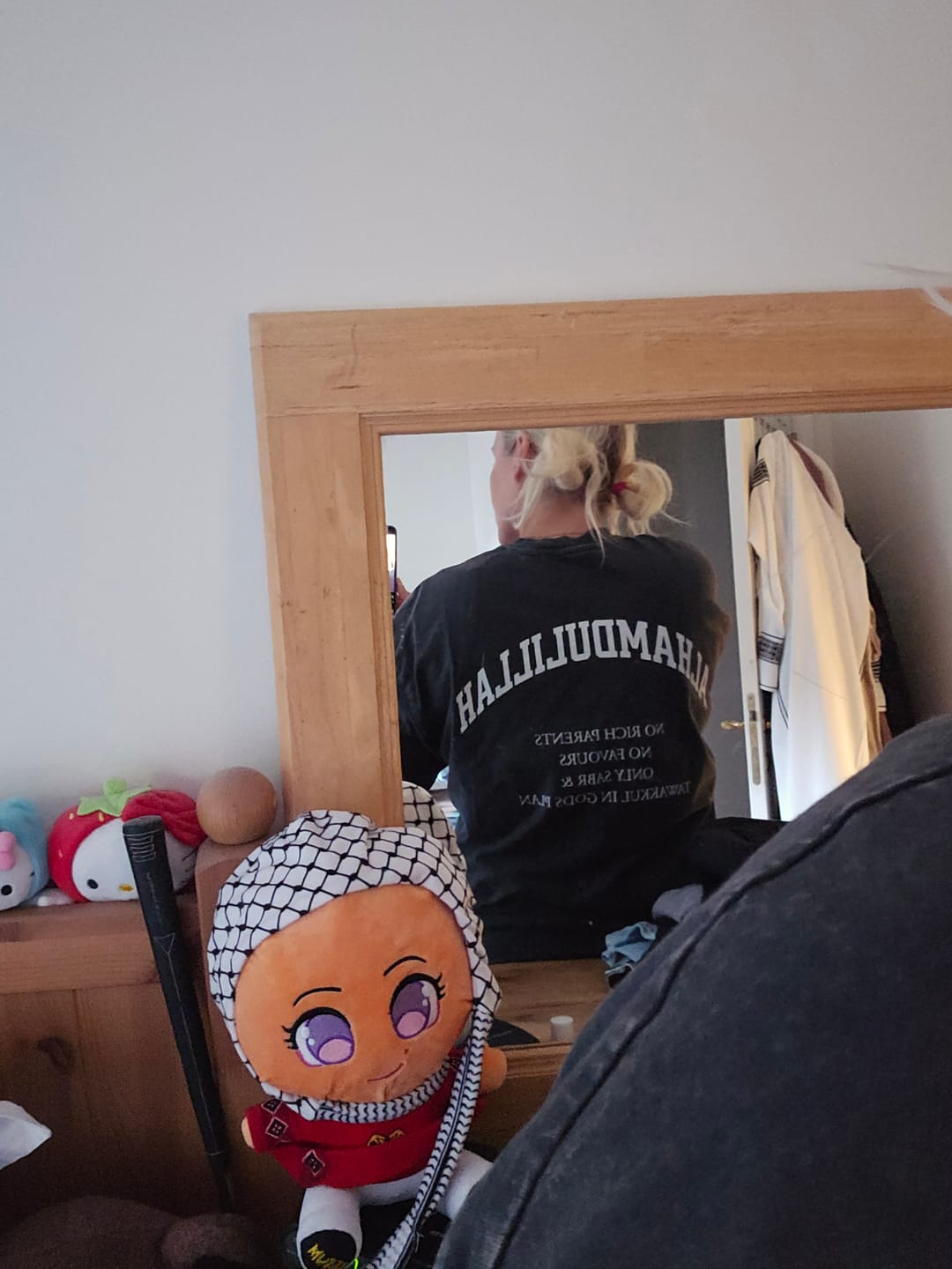 Customer photo review of NO RICH PARENTS Oversized Shirt
