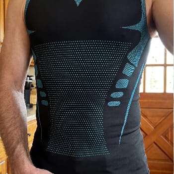 Customer photo review of Nurvo Firme™ | Camiseta compresora y moldeadora para hombre