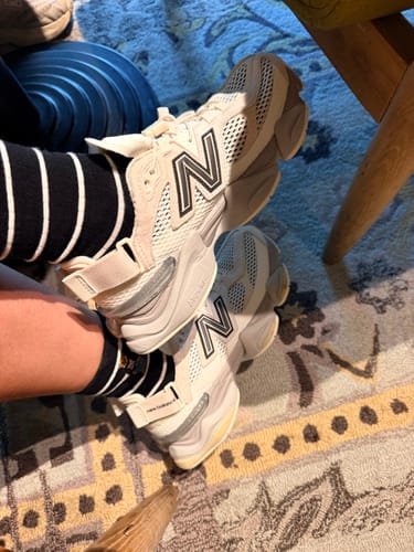 Customer photo review of 【日本限定款 】New Balance U9060 Summer Sea Salt 奶油色 U90609IH
