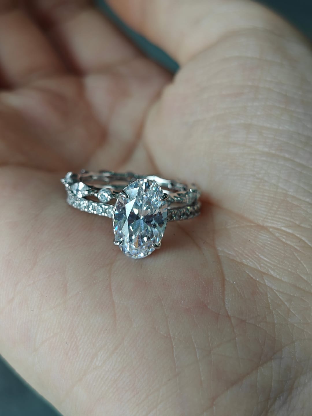 Customer photo review of S925 Attractive 2PC 2.5Ct Oval Cut Bridal Wedding Ring Set Stackable Ring Set For Daily Wear