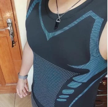 Customer photo review of Nurvo Firme™ | Camiseta compresora y moldeadora para hombre