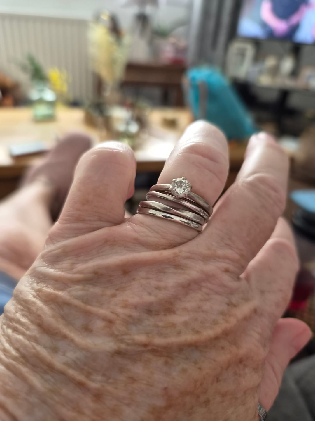 Customer photo review of White Gold 2mm Wonder Ring