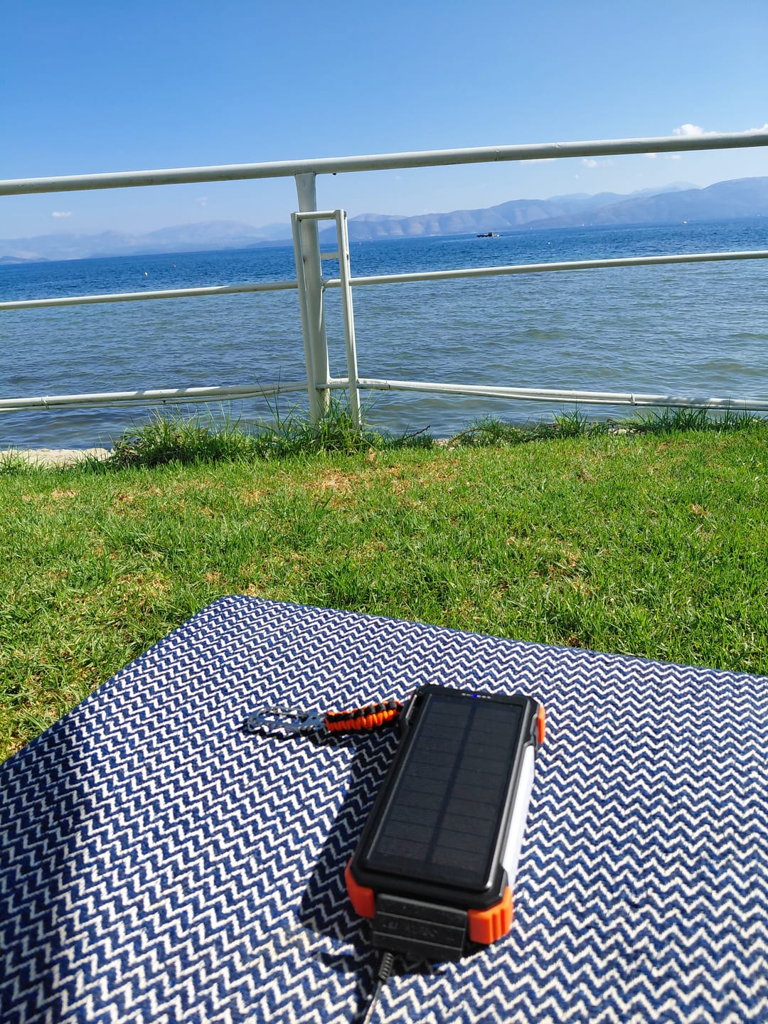 Customer photo review of Siltcon® Draadloze Solar Powerbank 20000 mAh