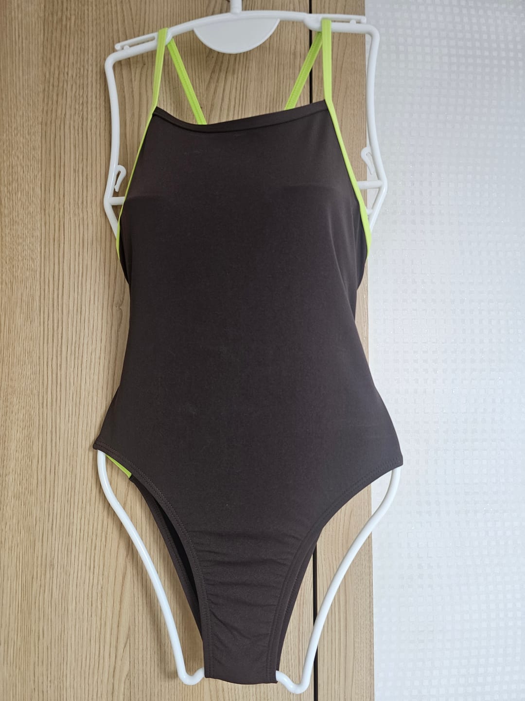 Customer photo review of LENNOX ONE PIECE - Cacao|Kiwi
