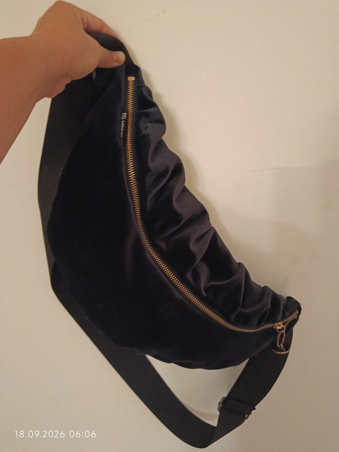 Customer photo review of פאוץ׳ גדול יעל (קטיפה)