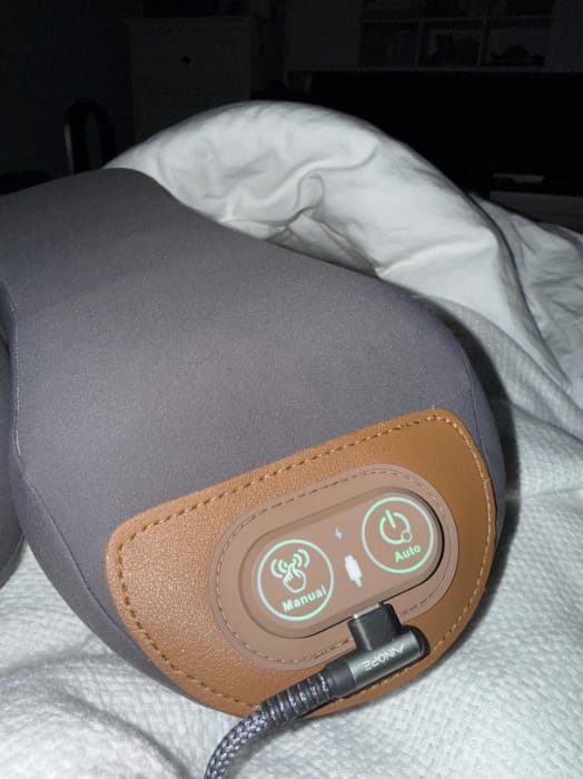 Customer photo review of Naprelle MamaEase Heated Neck Pillow