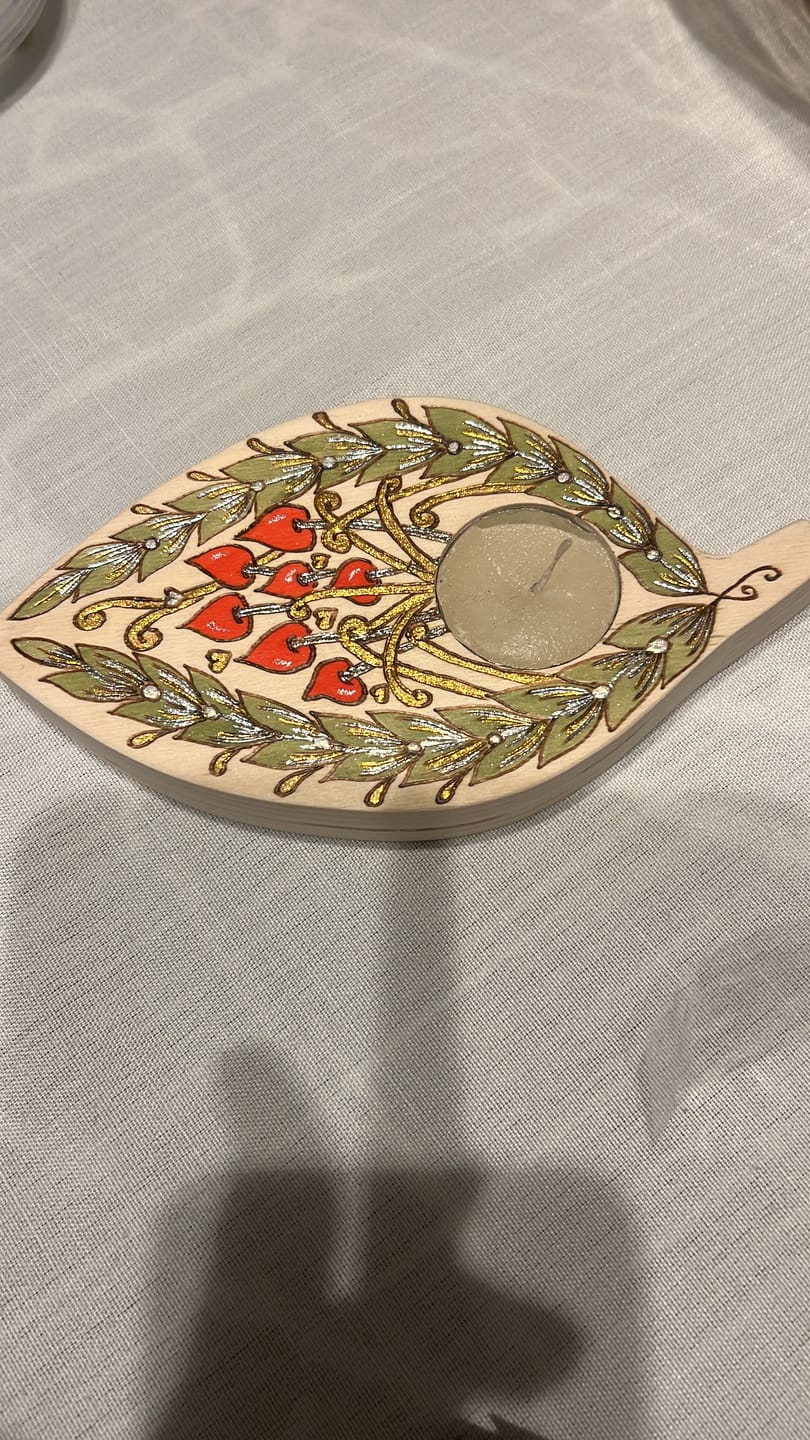Customer photo review of Skrim Pure Metalloids – 6 Metallic Watercolors, Full Pans (Currently Only in the Bombastico Box)