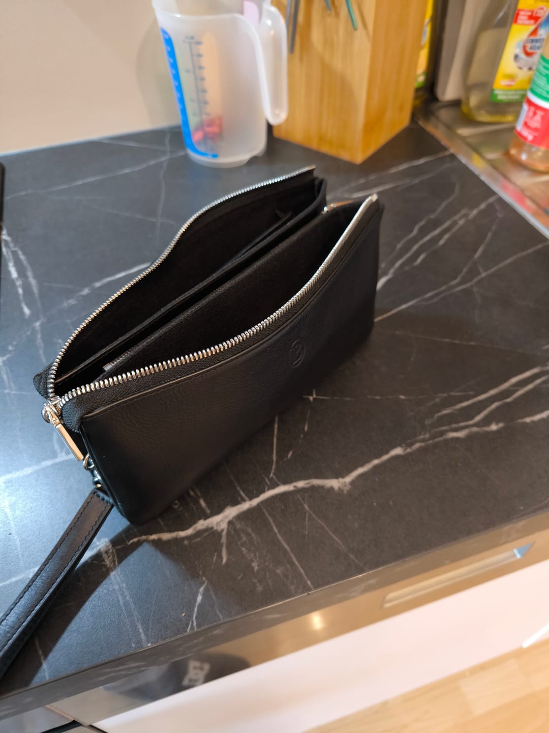 Customer photo review of Belluvi Duo Pouch