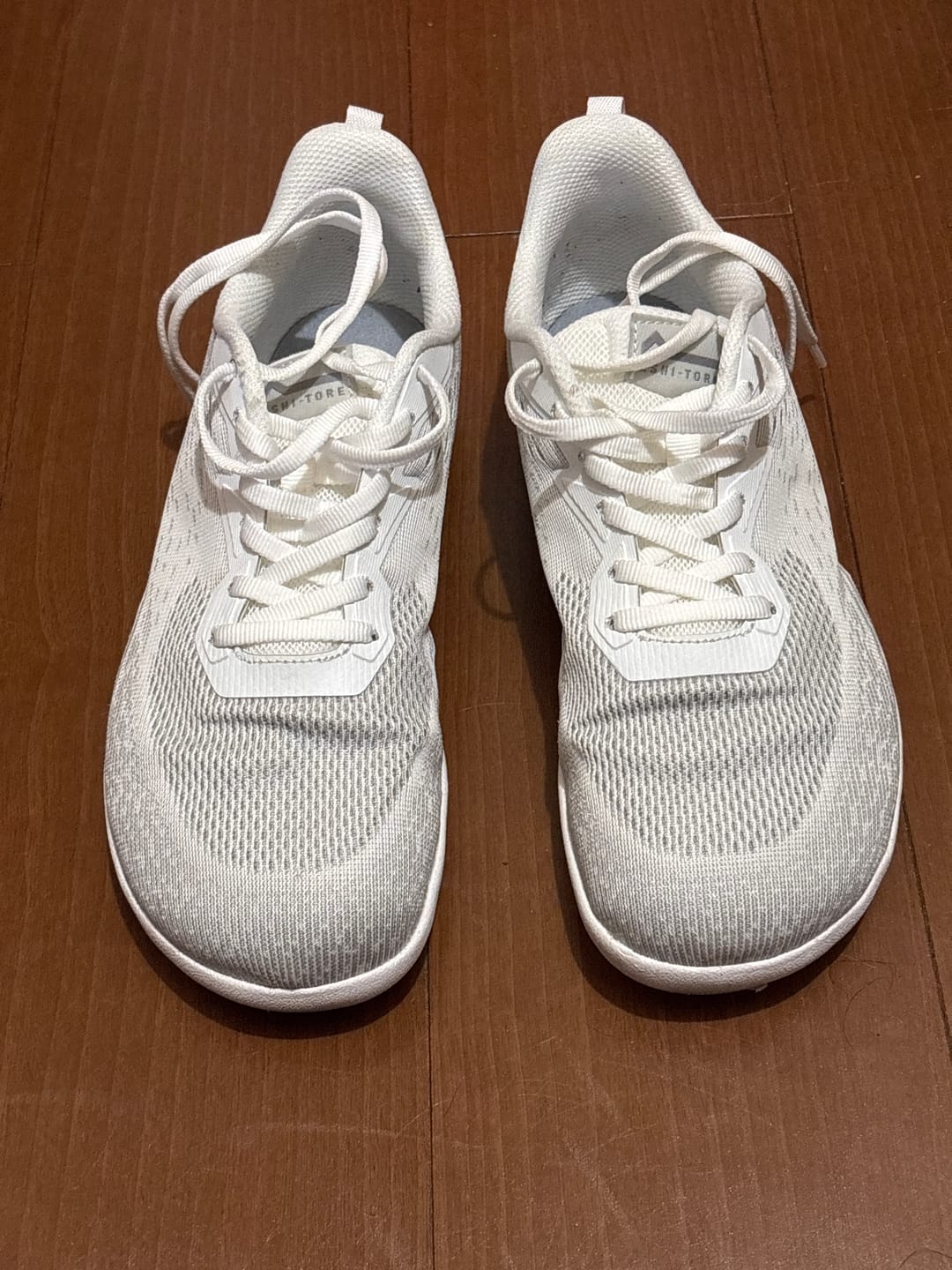 Customer photo review of GRABBING SHOES AIR