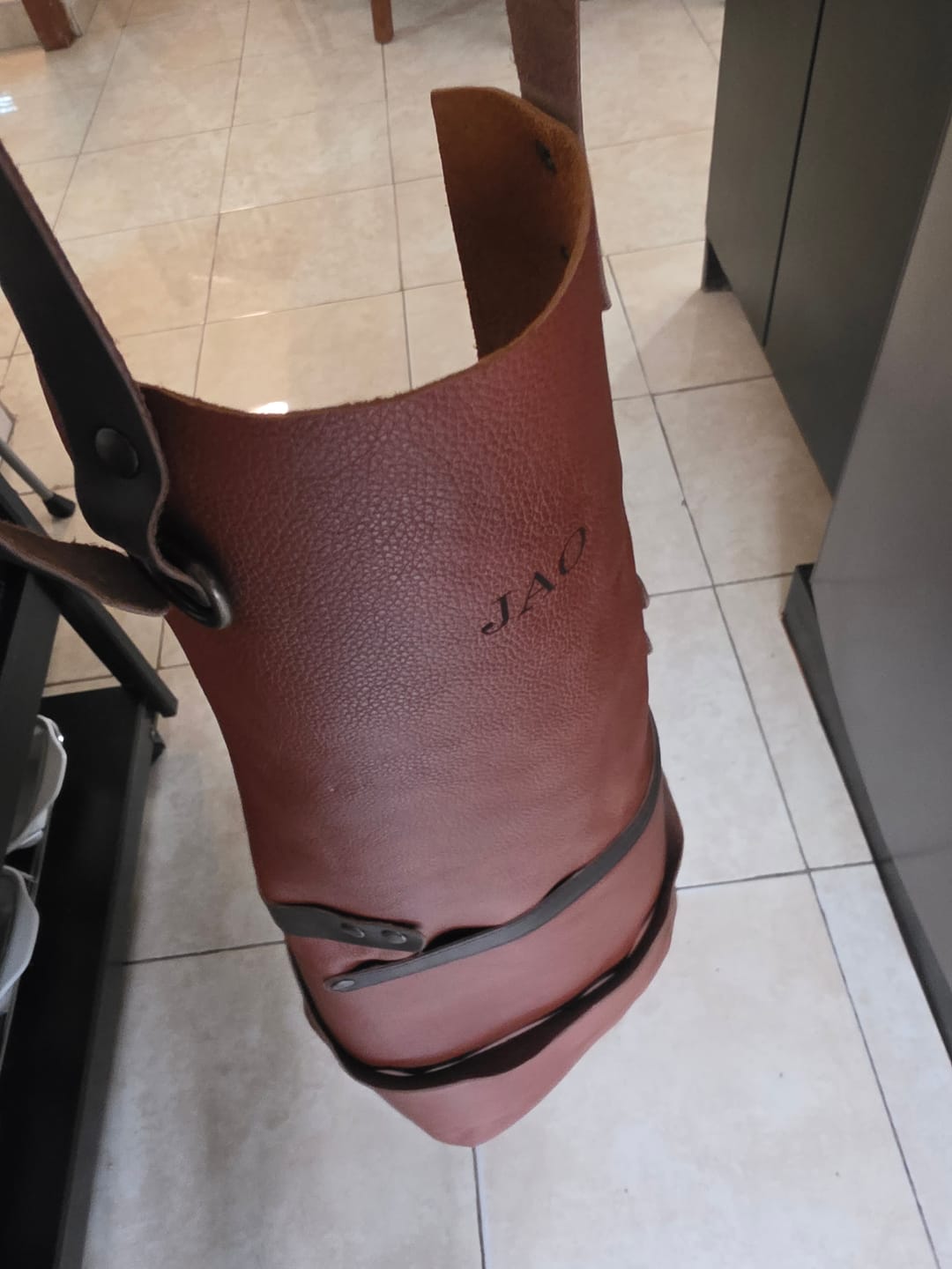 Customer photo review of Mandil Parrillero de Cuero Mosvarti Tomahawk + Porta vasos Gratis!!