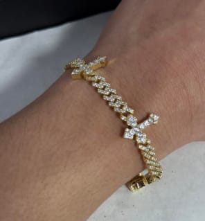 Customer photo review of 6MM Single Row VVS Moissanite Cuban Chain with 13mm Cross Link
