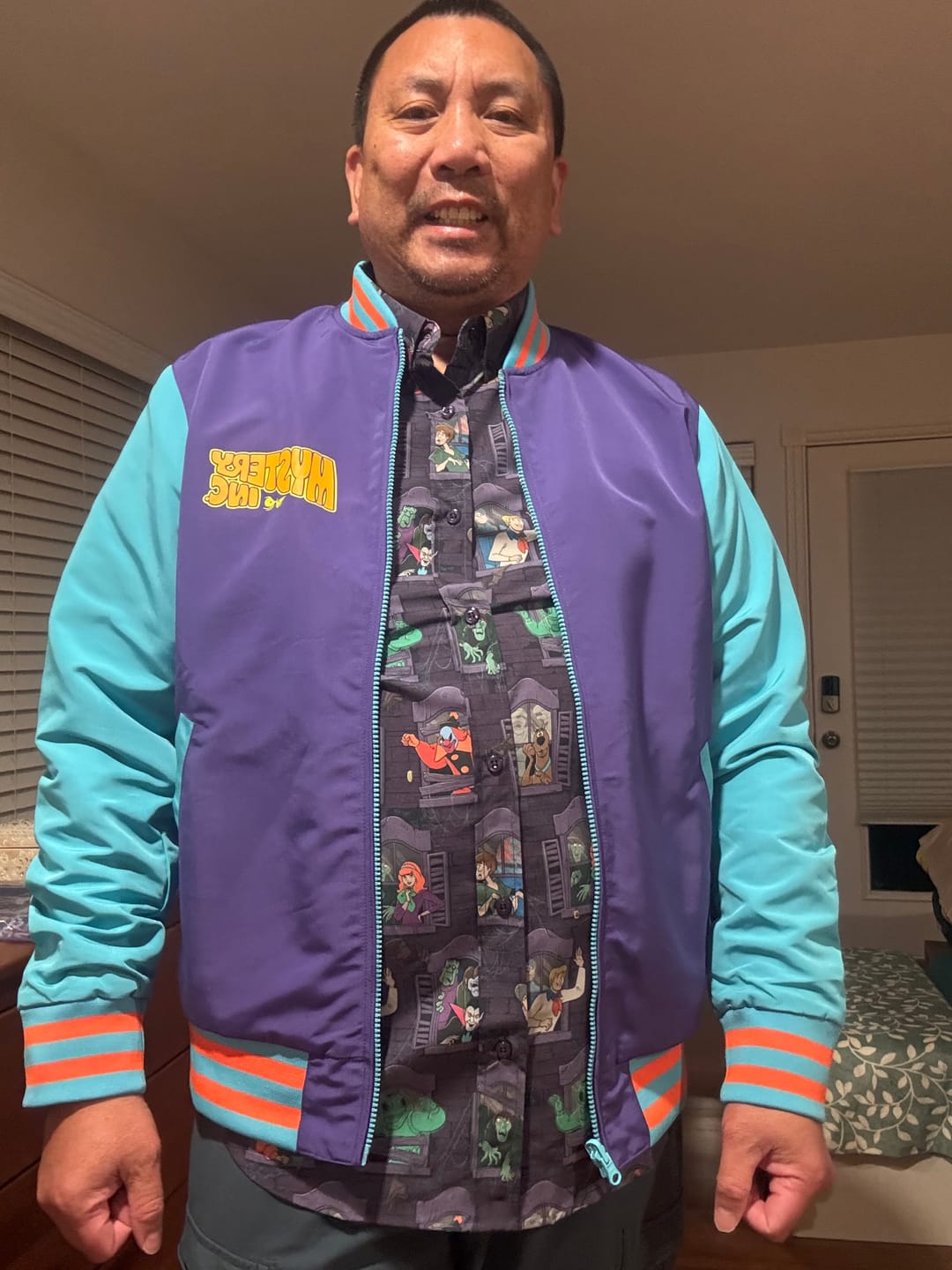 Customer photo review of Scooby-Doo "Mystery Inc." – Reversible Bomber Jacket
