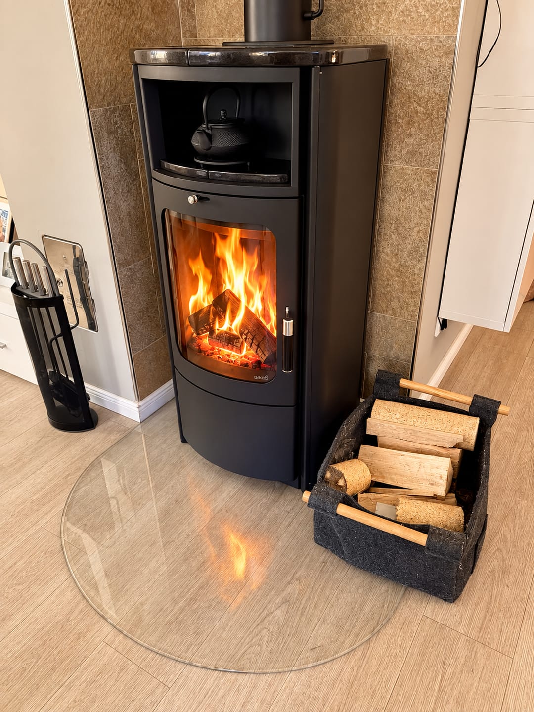 Customer photo review of Glasplatte Kamin, Funkenschutzplatte Glas für Kaminofen - Rundbogen