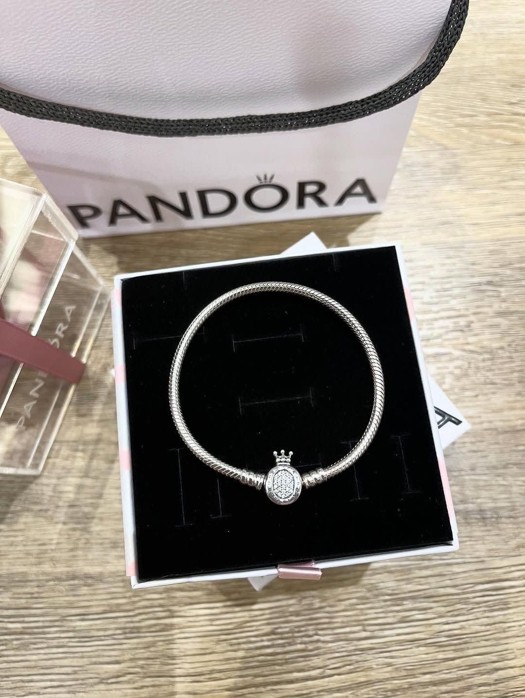 Customer photo review of Brazalete Cadena de Serpiente con Broche de Corazón