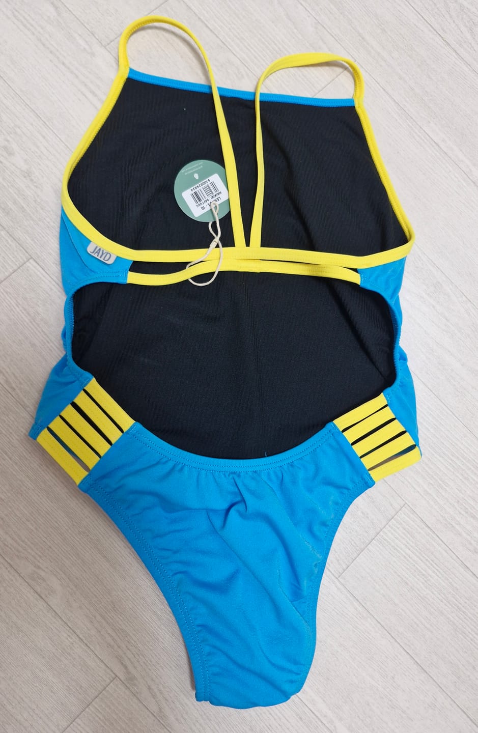 Customer photo review of LENNOX ONE PIECE - Waikiki|Daffodil