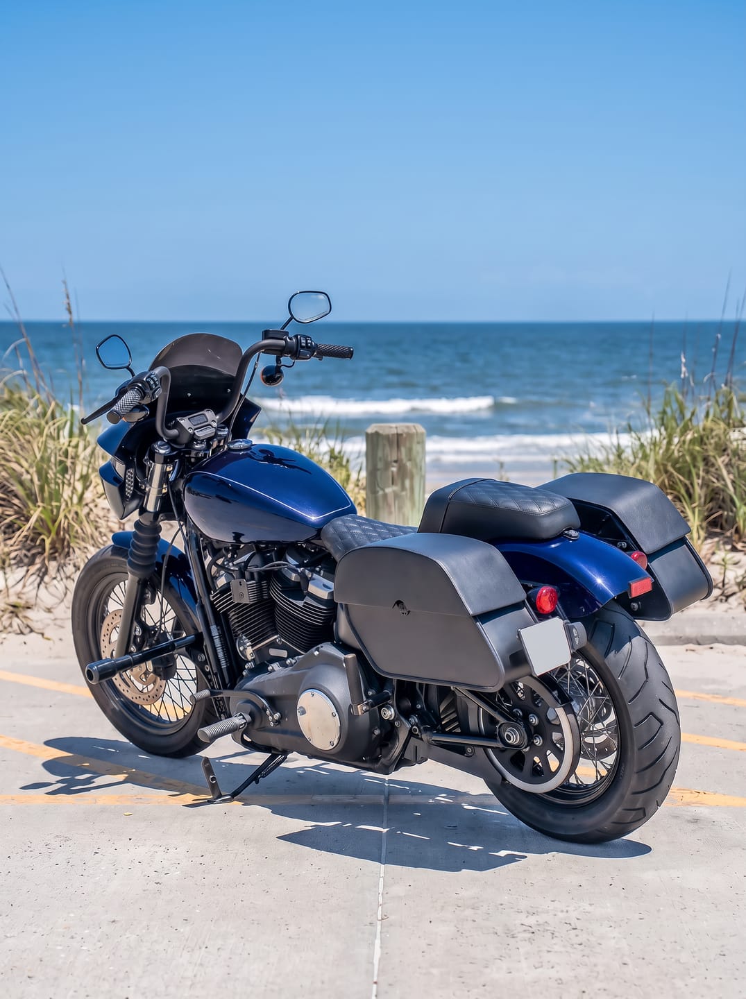 Customer photo review of 28L - Panzer Medium Quick Mount Leather Saddlebags For Harley Softail Street Bob FXBB/S