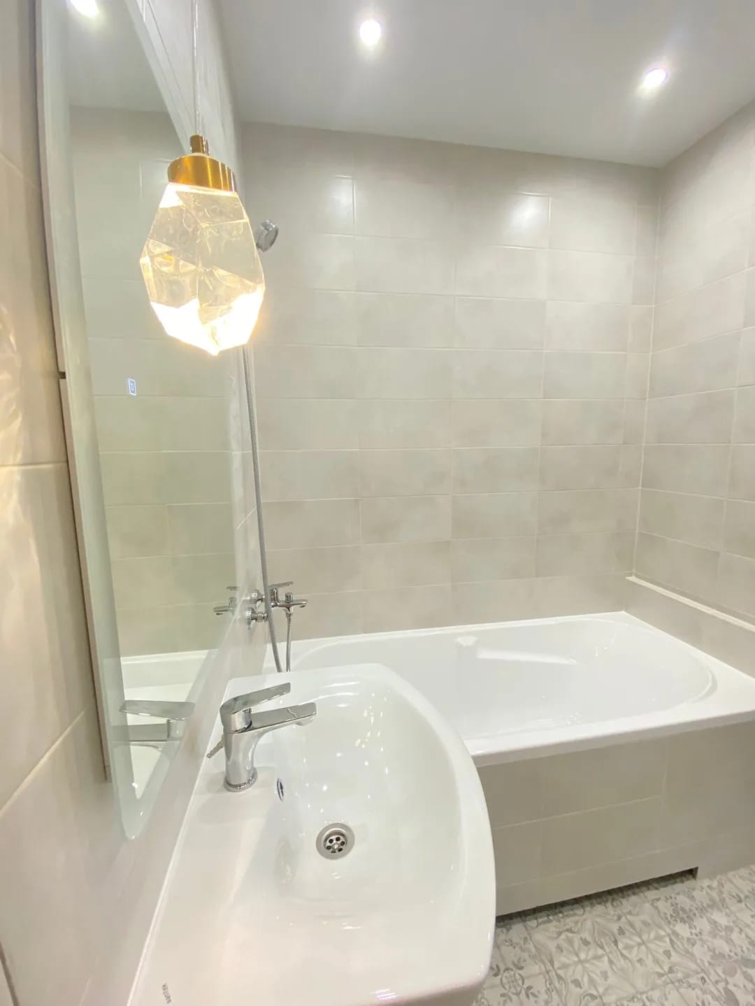 Customer photo review of Gold Crystal Drop Pendant Light for Kitchen Island, 15 cm