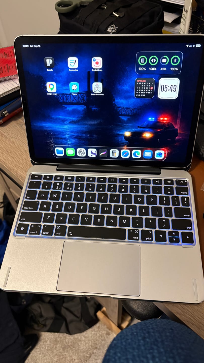 Customer photo review of Brydge MAX 11.0 - Aluminum Keyboard for iPad Air & Pro 11"