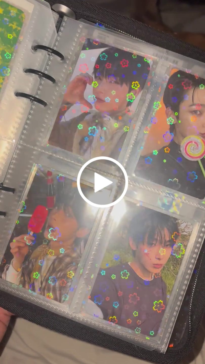 Customer video review of PREMIUM HOLOGRAPHIC PHOTOCARD SLEEVES - SAKURA VERSION