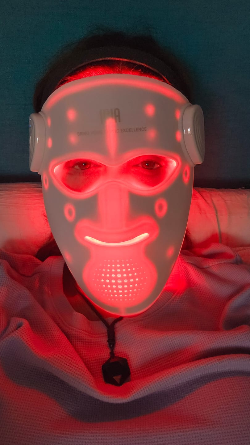 Customer photo review of INIA GLOW 4D 940nm Dual NIR Wireless LED Mask