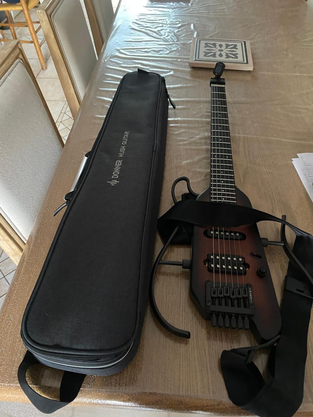 Customer photo review of 【Boîte ouverte】Donner HUSH X Guitare Électrique Sans Tête