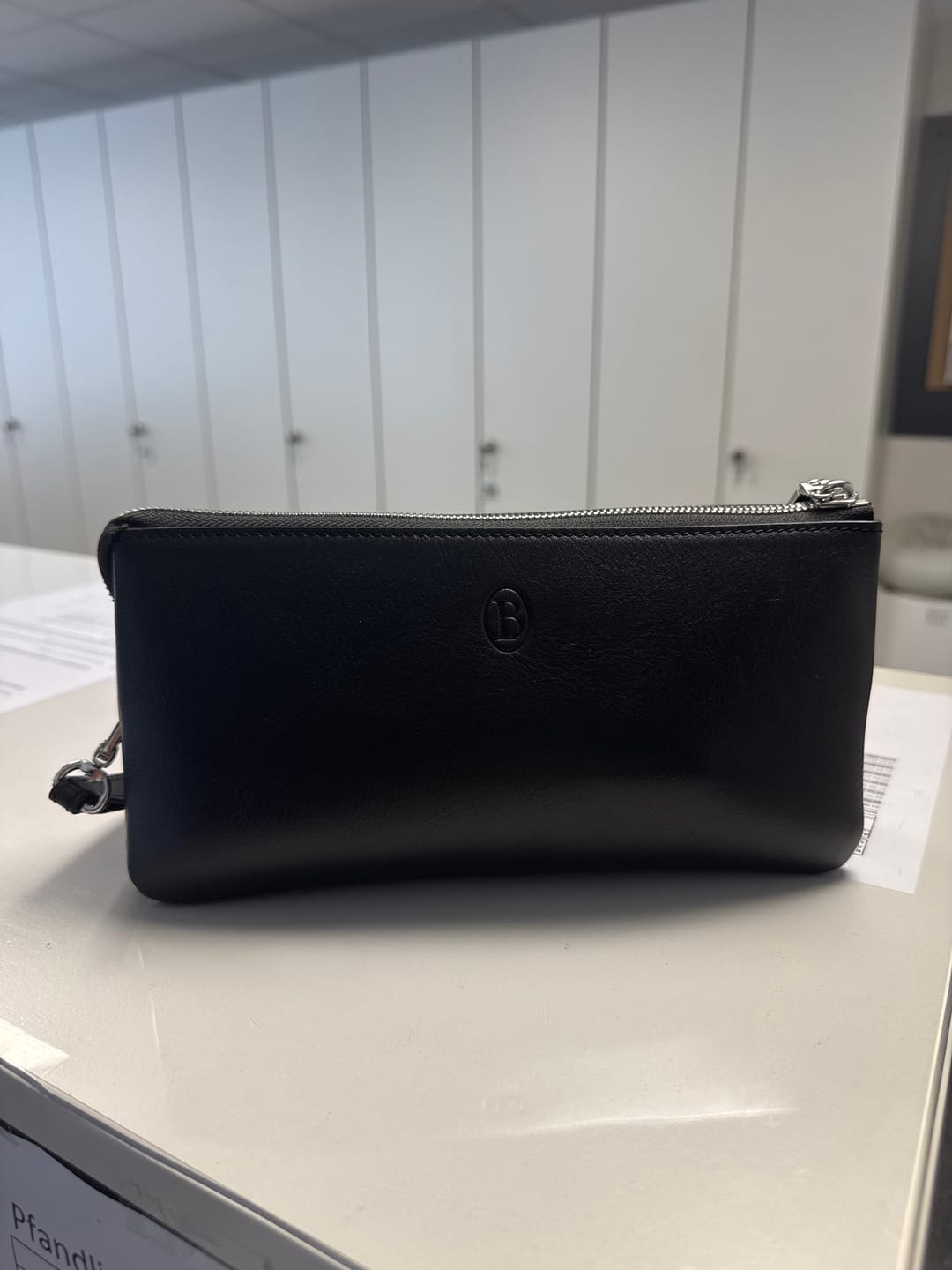 Customer photo review of Belluvi Duo Pouch