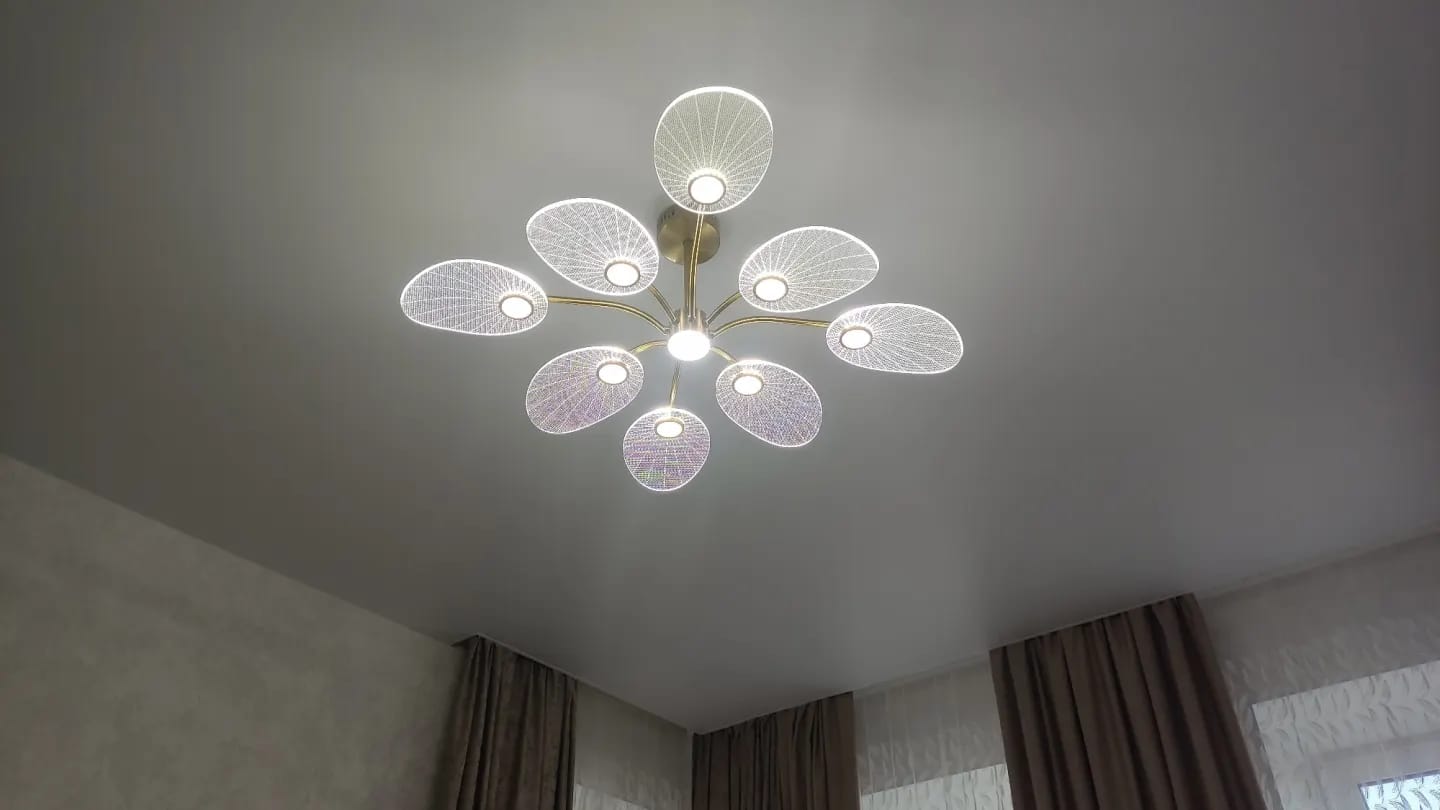 Customer photo review of Gold Acrylic Chandelier for Living Room, Tiered Leaves, 103 cm