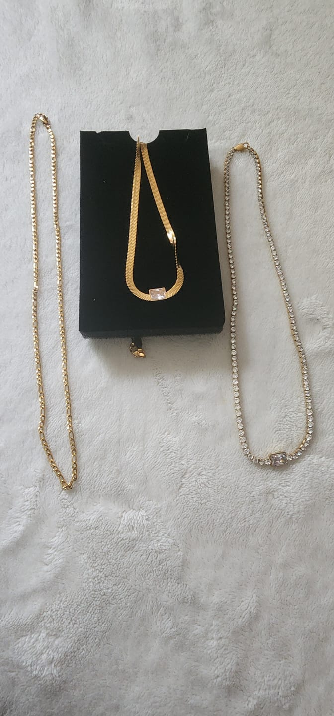 Customer photo review of Crystal Necklace Set