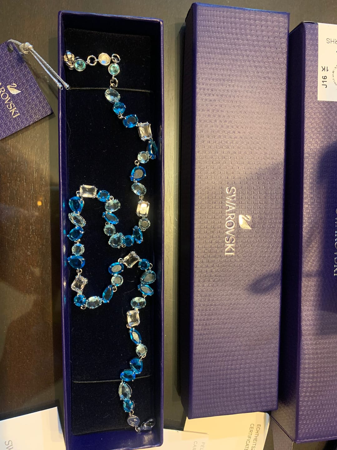 Customer photo review of COLLAR GEMA CRISTALES COMPLETO AZUL SWAROVSKI + KIT DE REGALO