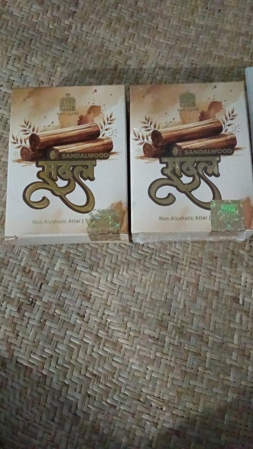 Customer photo review of Sandal (Chandan) Luxury Attar Perfume 5.5 ML
