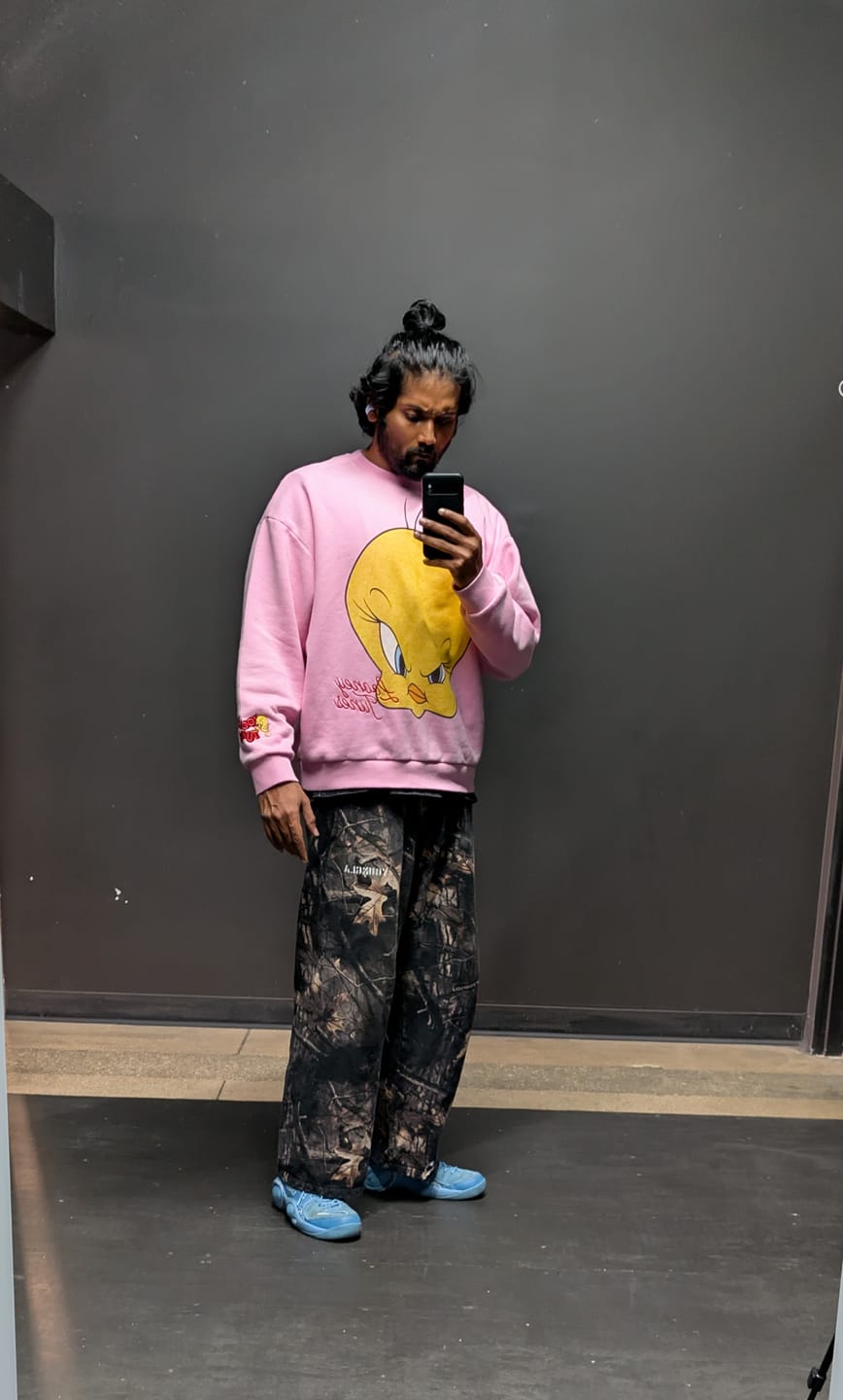 Customer photo review of 5255 - Looney Tunes Face Crewnecks