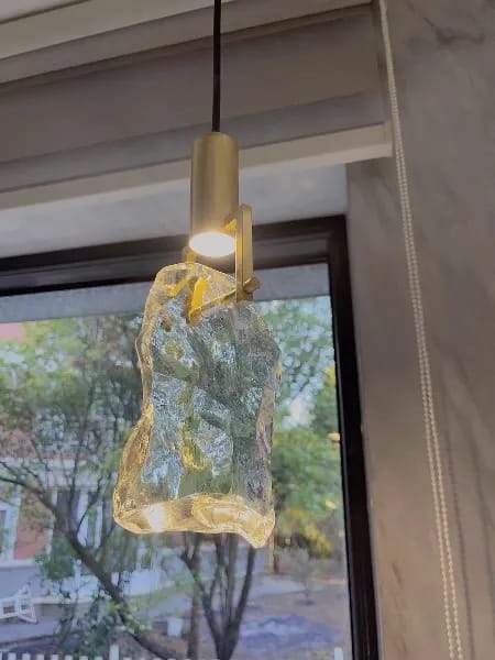 Customer photo review of Rough-Cut Crystal Pendant Light for Bedside, Brass, 28 cm