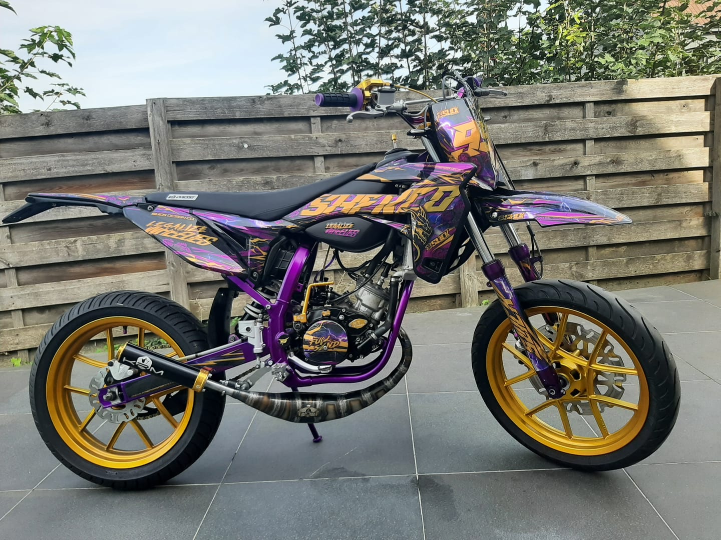 Customer photo review of NEW! LIGHTNING - GRAPHICS KIT