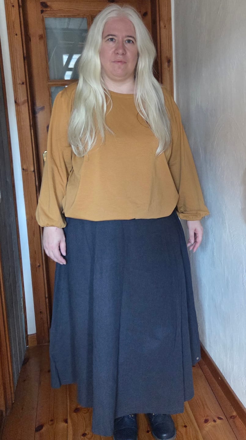 Customer photo review of Greta | Oberteil mit Ballonärmel und Bindeband am Saum | Jersey senfgelb