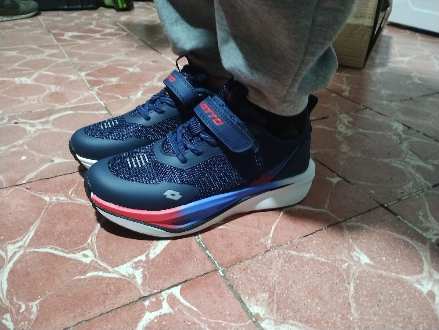 Customer photo review of Tenis Naz CH