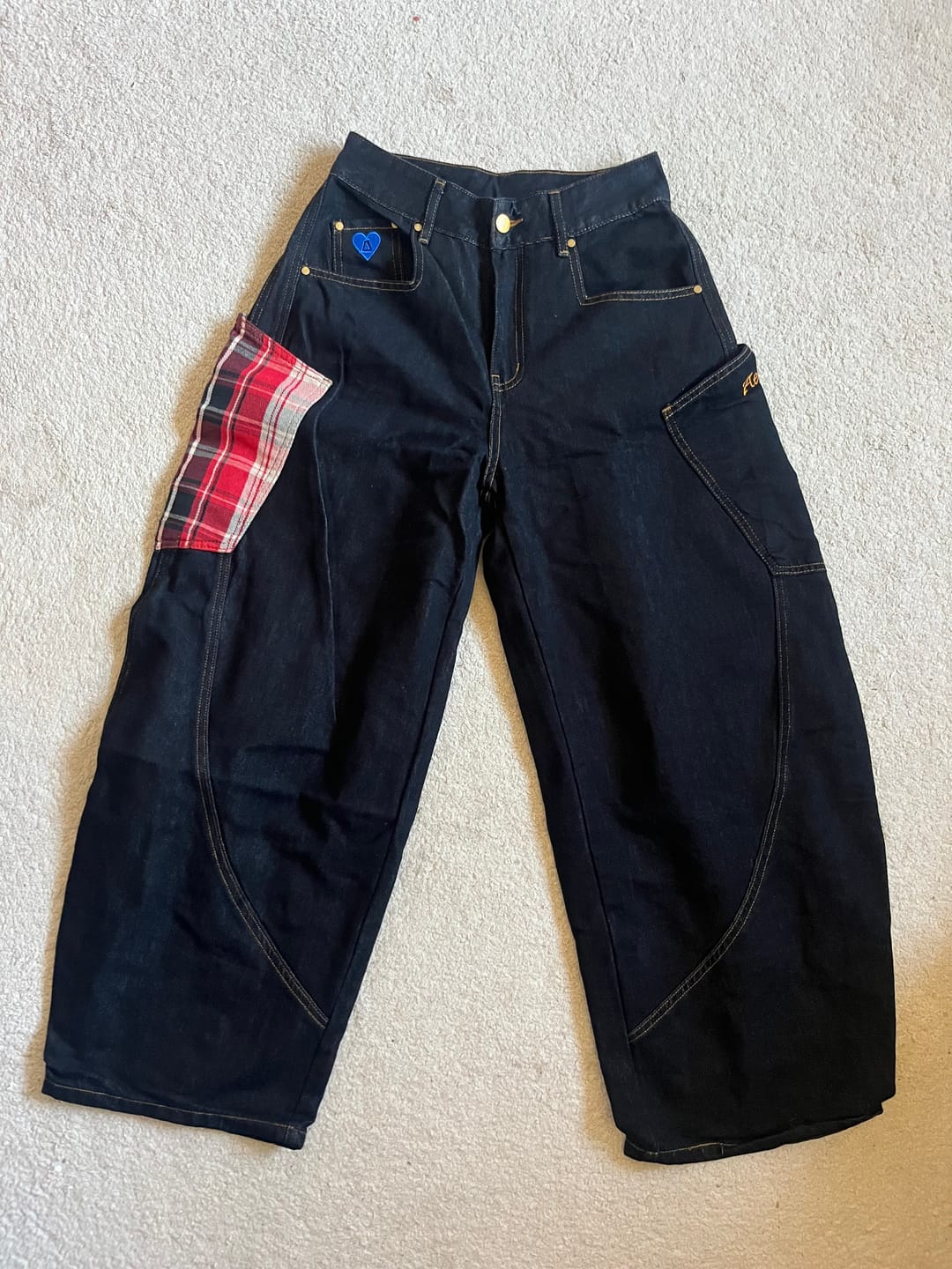 Customer photo review of Aelfric Eden BAGGY BARREL Jeans