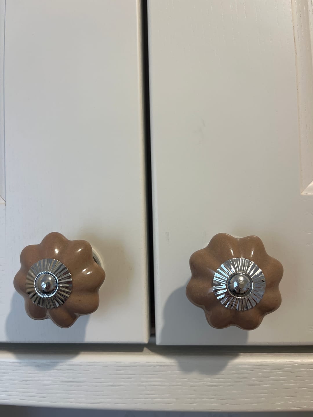 Customer photo review of Ceramic Door Knob Flower Shape in Natural